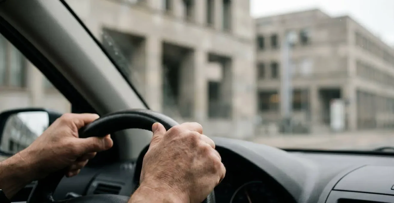 Conducteur face aux autorités lors d'une procédure de retrait de permis en Suisse